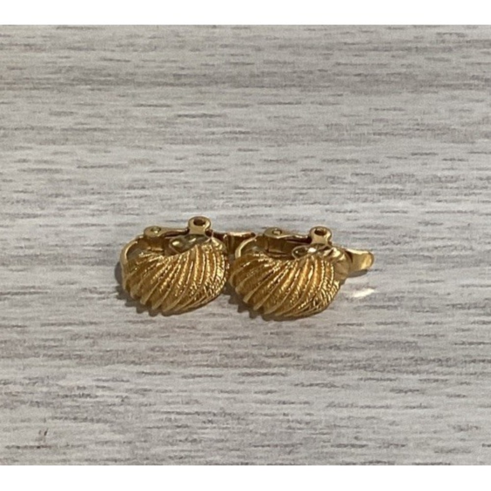 Goldtone Clip On Earrings Textured Seashell Vintage